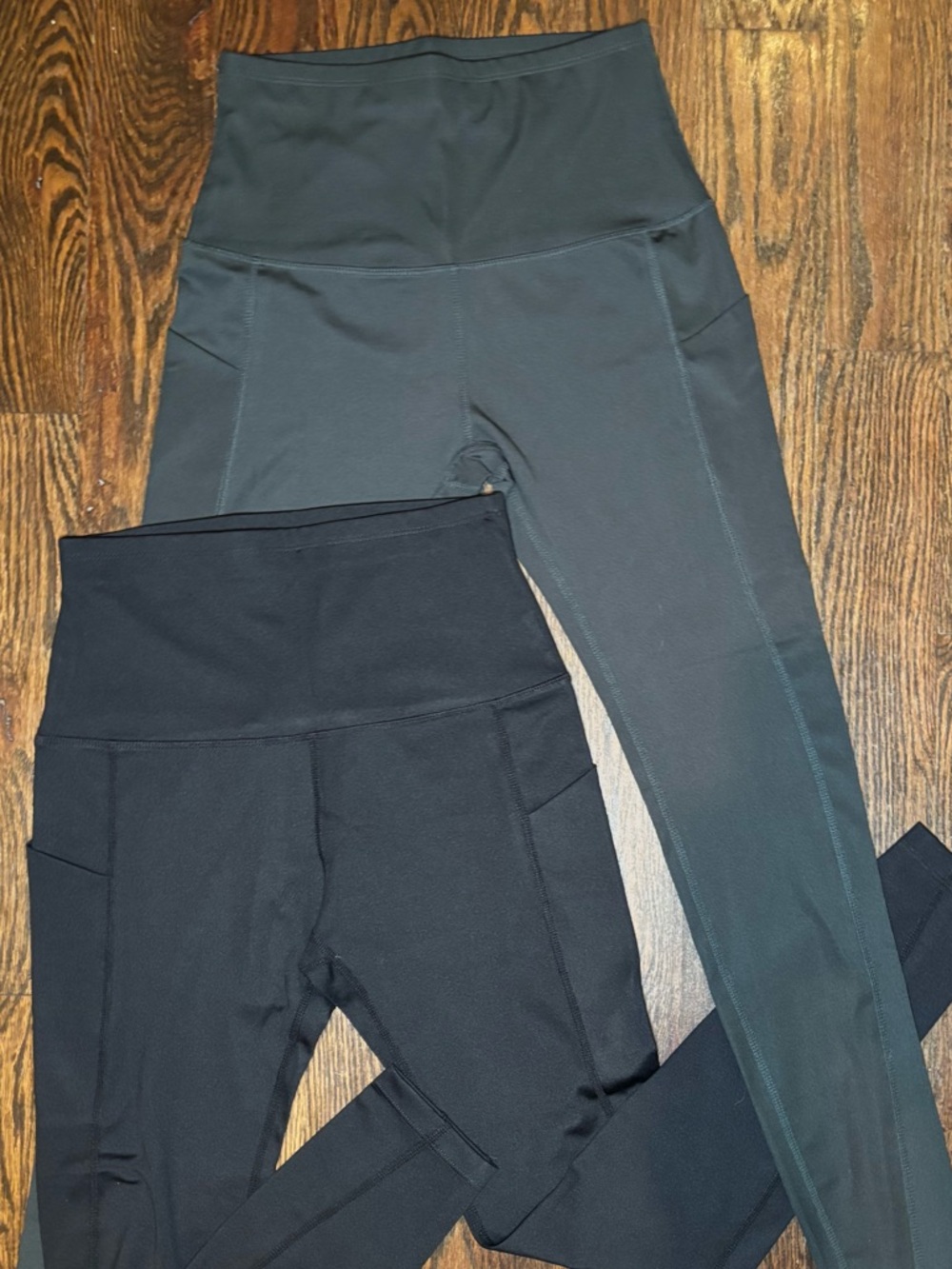 2 Pack High-Waist Womens Leggings with Side Pockets - Black and Grey